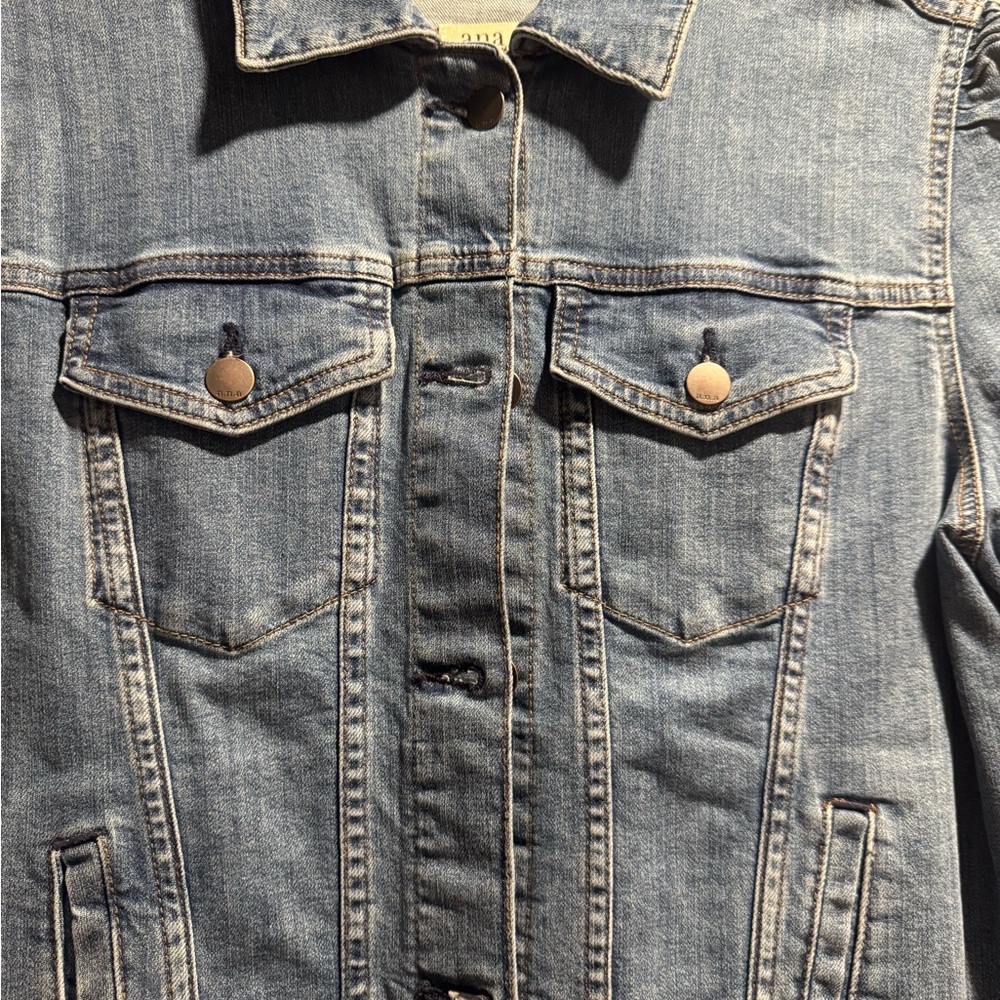 NWT a.n.a Women's Classic Blue Jean Jacket Size XL - Picture 4 of 7